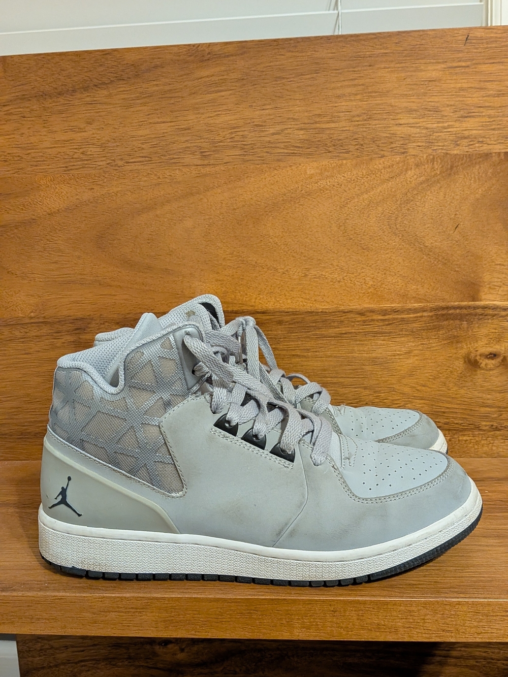 Nike AIR JORDAN 1 Flight 3 Retro Wolf Grey Men’s Youth Size 7 Y Gray